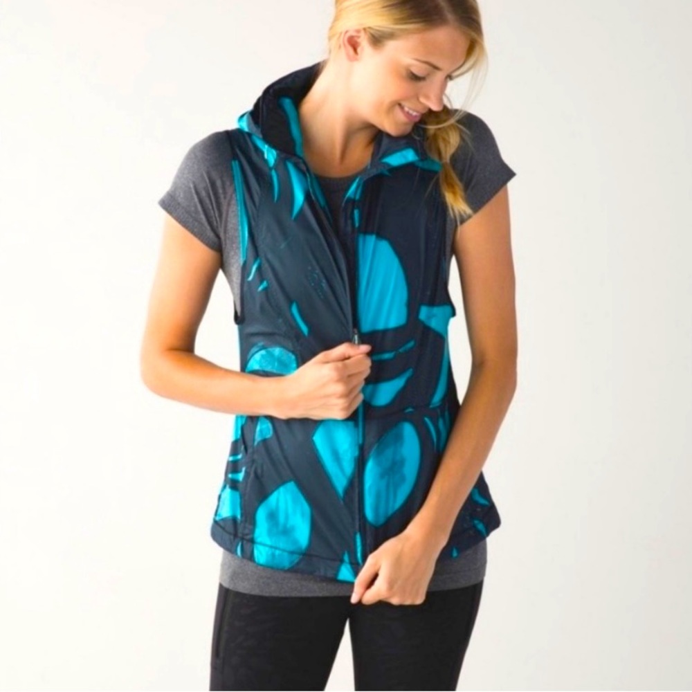 Lululemon packable vest with detachable hood, meshed lining